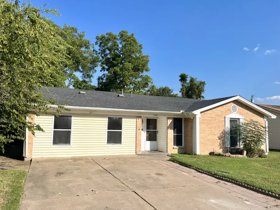 1900 Robinson Street, Irving, TX 75060 - Image #2
