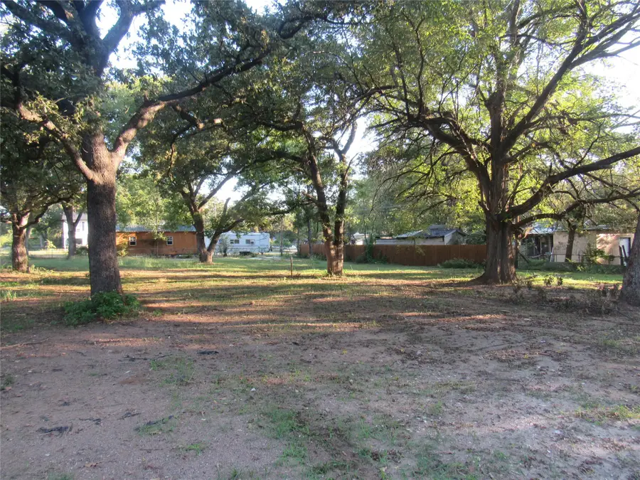 88 A Ivanhoe Drive, Gordonville, TX 76245 - Image #3