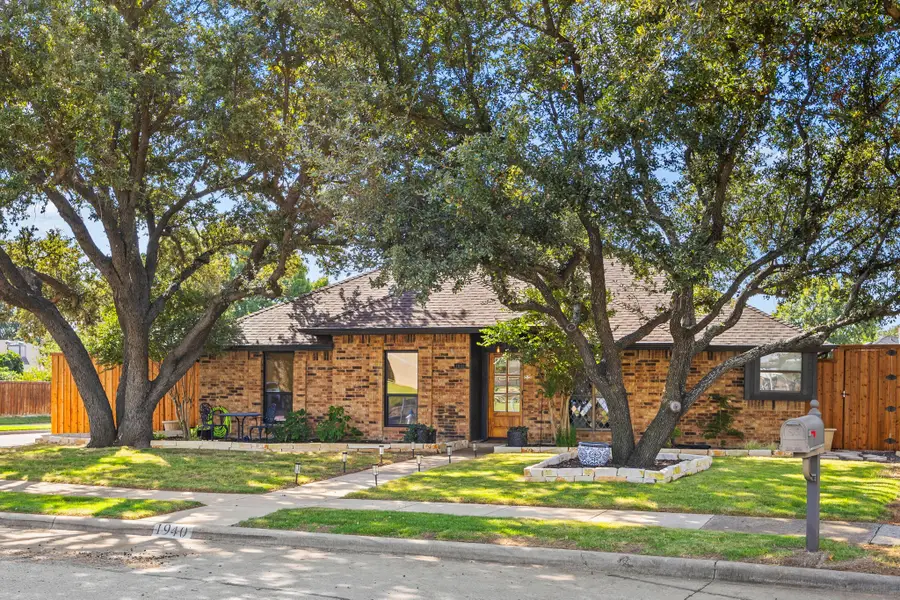 1940 Clearwater Trail, Carrollton, TX 75010 - Image #2