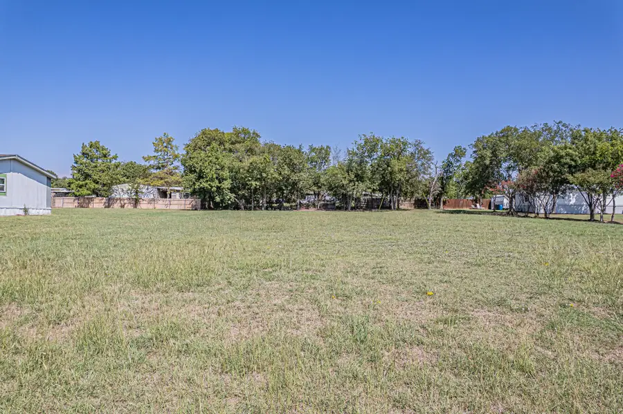10405 Sunrise Circle, Justin Roanoke, TX 76226 - Image #2