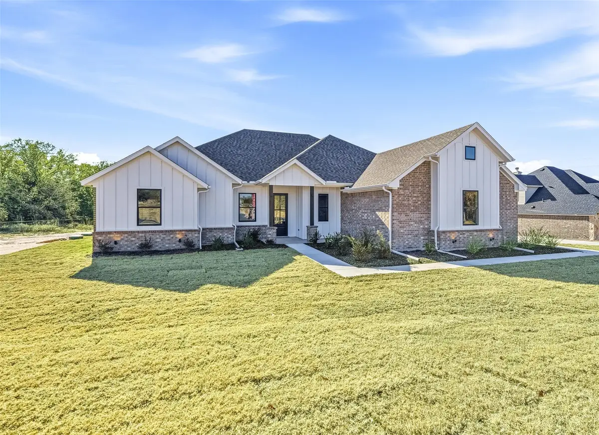 151 Rj Smith Drive, Boyd, TX 76023 - Image #1