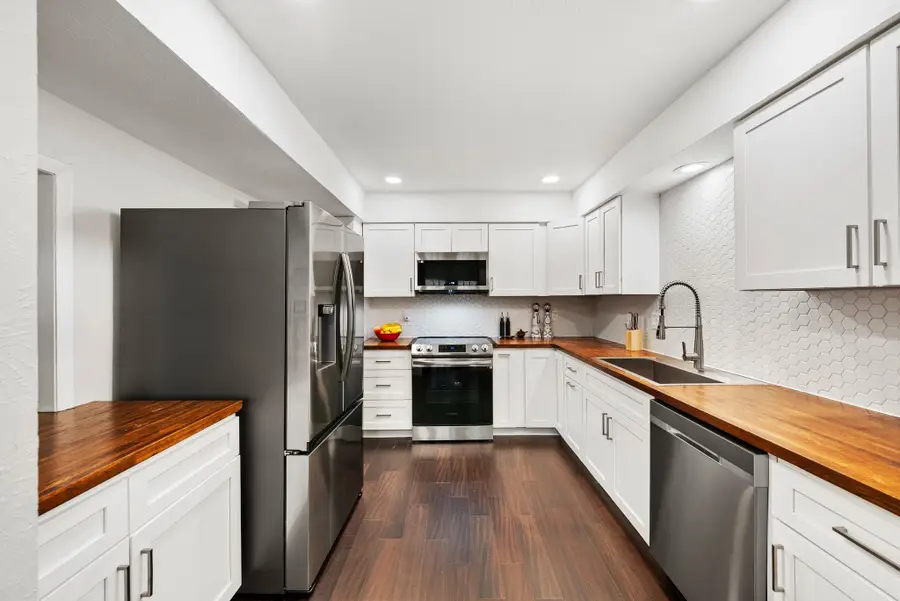 9810 Amberton Parkway, Dallas, TX 75243 - Image #3