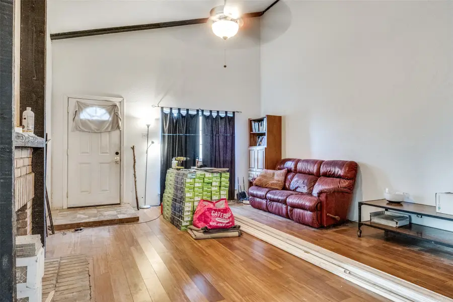 705 Valiant Circle, Garland, TX 75043 - Image #3