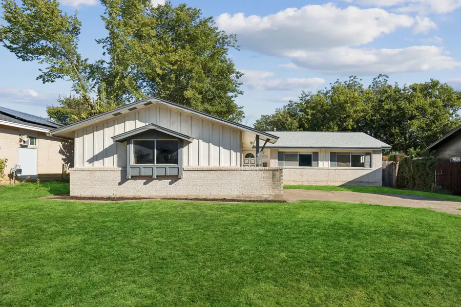 3209 Seaside Street, Irving, TX 75062 - Image #2