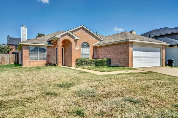 205 Milton Drive, Arlington, TX 76002