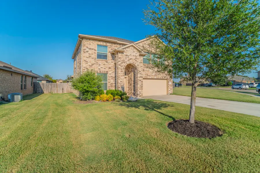 1808 Creekwood Drive, Cleburne, TX 76033 - Image #2