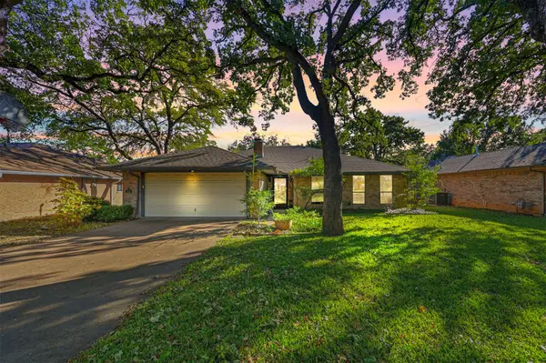 117 Oakhaven Drive, Grand Prairie, TX 75050