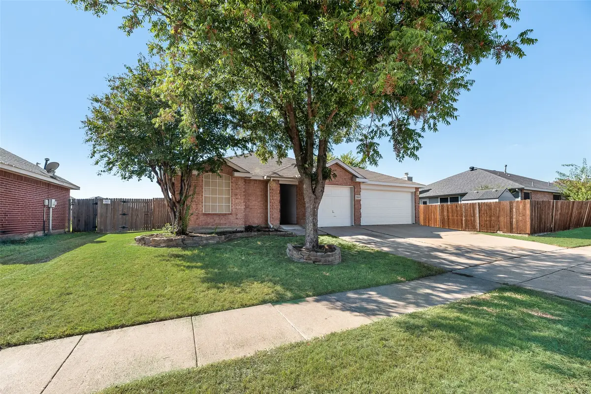 7500 Fossil Garden Drive, Arlington, TX 76002 - Image #1