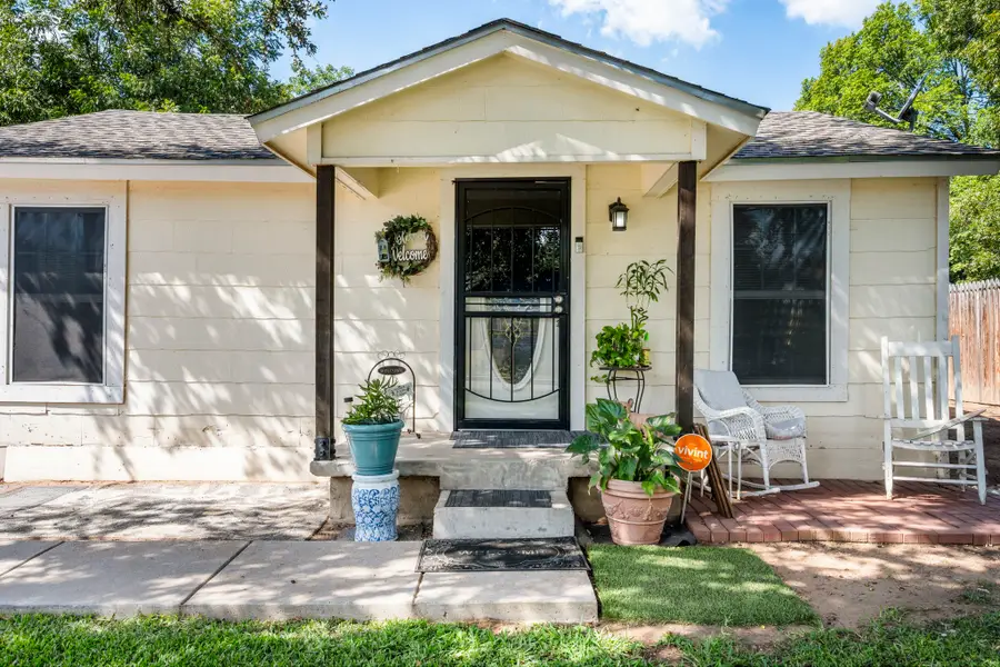 313 Byron Street, Fort Worth, TX 76114 - Image #2