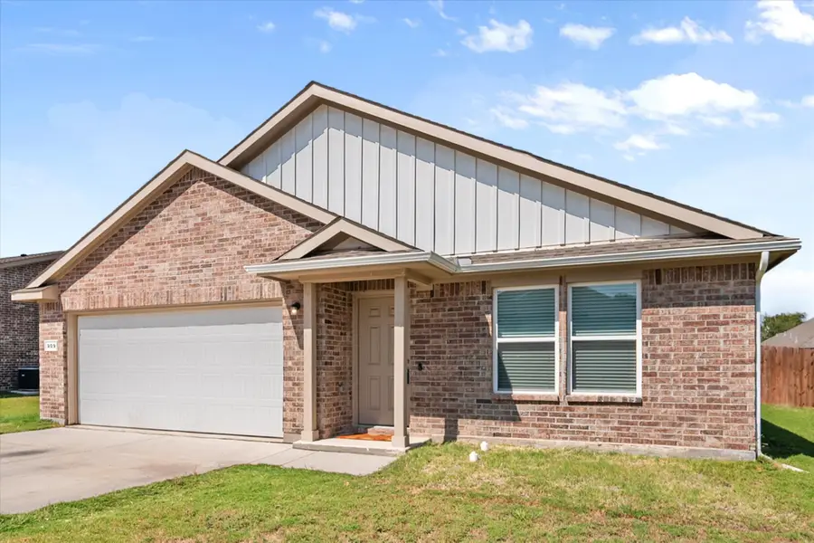 909 Avagail Avenue, Springtown, TX 76082 - Image #2