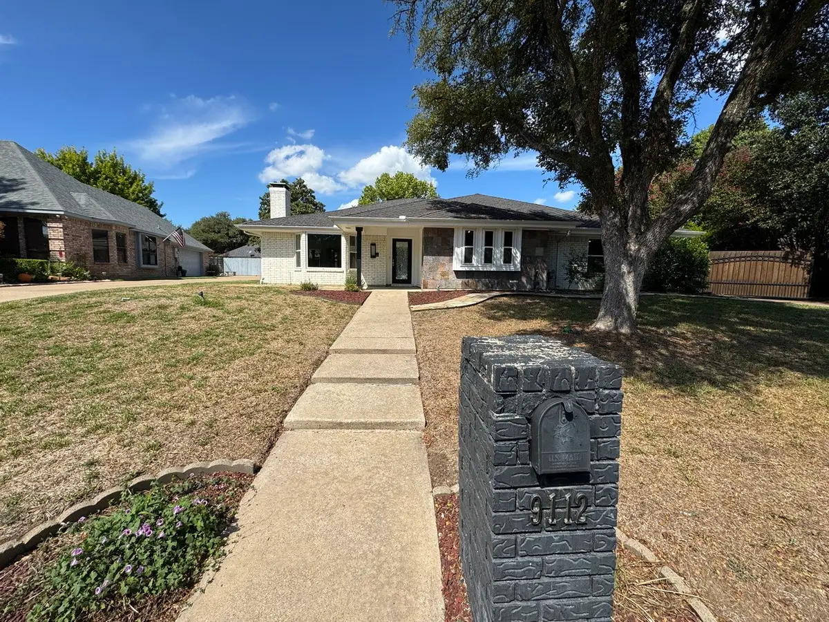 9112 Westwood Shores Drive, Fort Worth, TX 76179 - Image #1