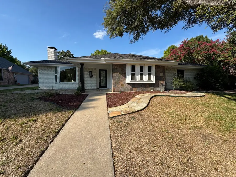 9112 Westwood Shores Drive, Fort Worth, TX 76179 - Image #2