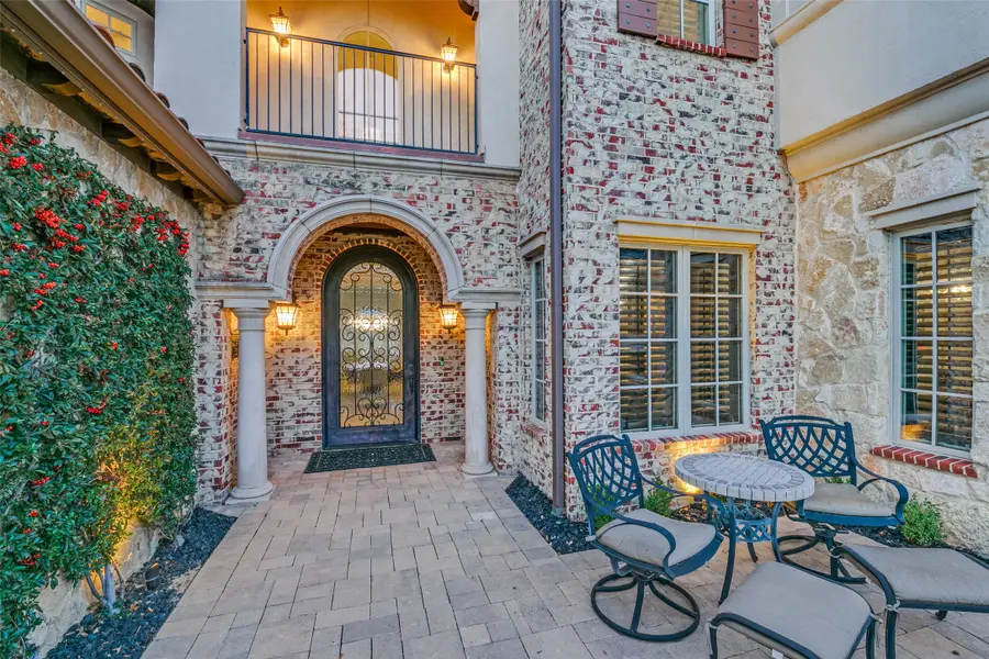 2417 Hollow Hill Lane, Lewisville, TX 75056 - Image #2