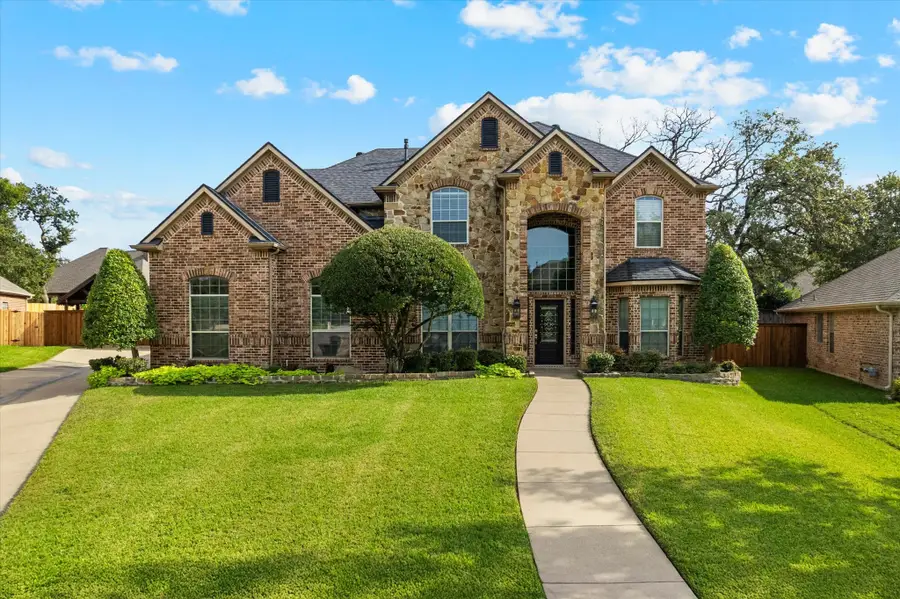 621 Trails End Court, Hurst, TX 76054 - Image #3