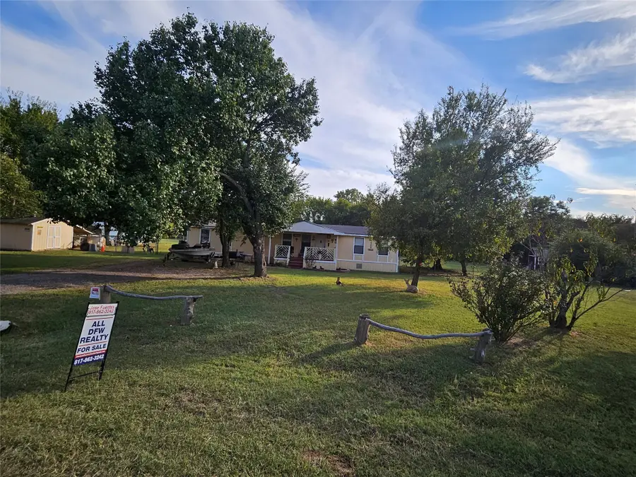 1908 Lariat Lane, Burleson, TX 76028 - Image #2