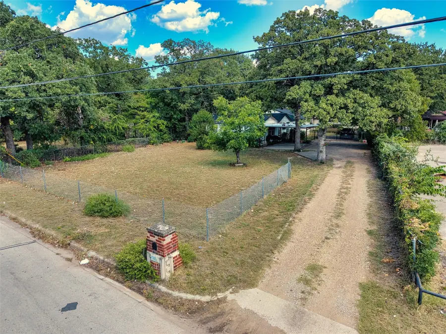5325 Trentman Street, Fort Worth, TX 76119 - Image #3