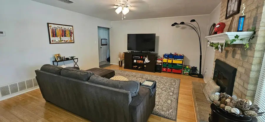 6205 Sunnybrook Drive, Watauga, TX 76148 - Image #2