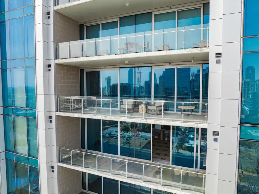 3130 N Harwood Street #2006, Dallas, TX 75201 - Image #3