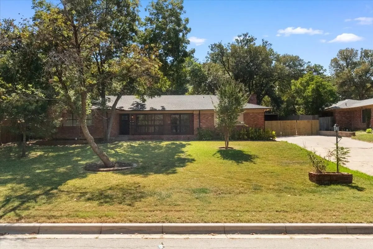 6000 Monterrey Drive, Fort Worth, TX 76112 - Image #1