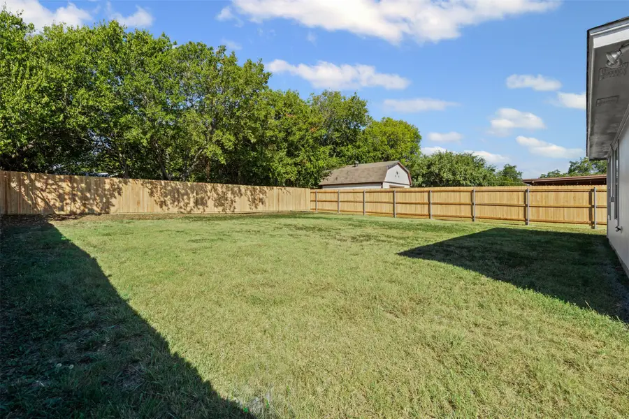 857 Mccully Street, White Settlement, TX 76108 - Image #3