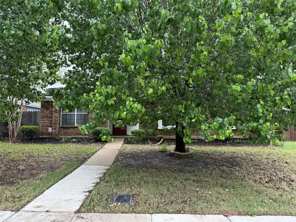 1722 Clydesdale Drive, Lewisville, TX 75067