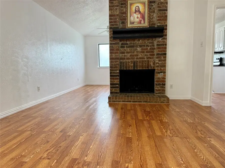 1722 Clydesdale Drive, Lewisville, TX 75067 - Image #3