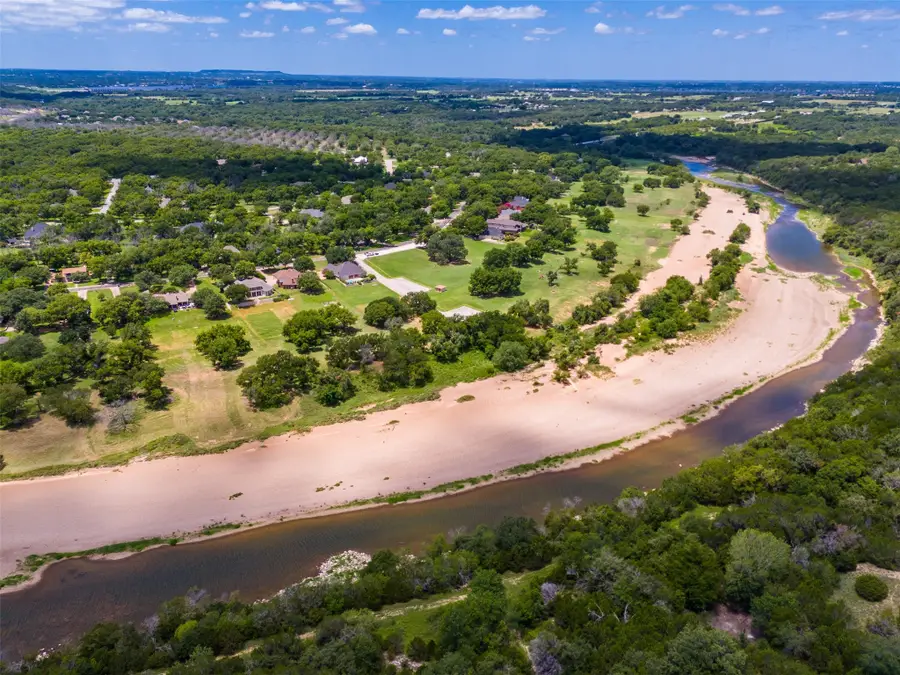 7502 Ravenswood Road, Granbury, TX 76049 - Image #2