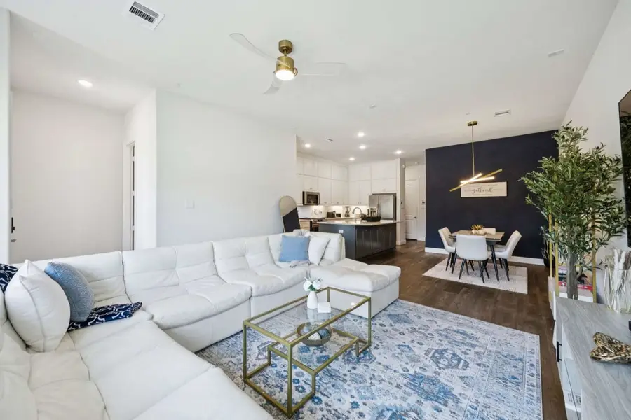 1885 Wittington Place, Farmers Branch, TX 75234 - Image #3