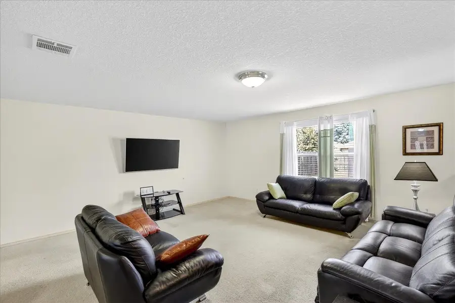 4018 Red Rock Drive, Heartland, TX 75126 - Image #3