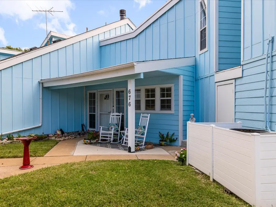 676 Harbor Drive, Azle, TX 76020 - Image #3