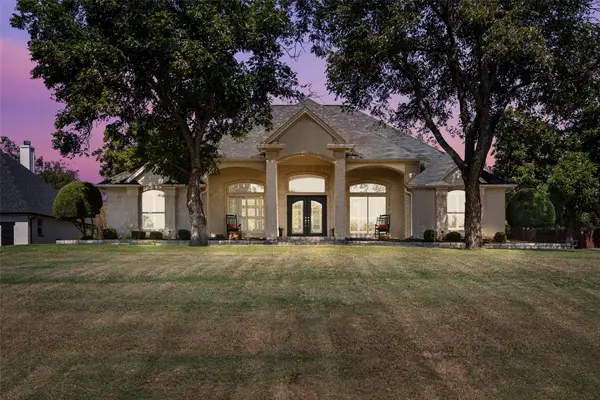 9707 Ravenswood Road, Granbury, TX 76049