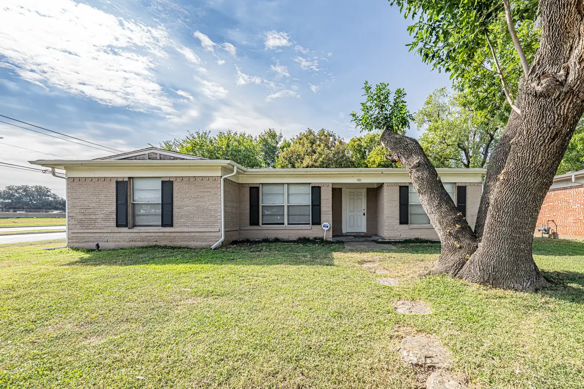 101 S Valera Court, Fort Worth, TX 76134 - Image #1