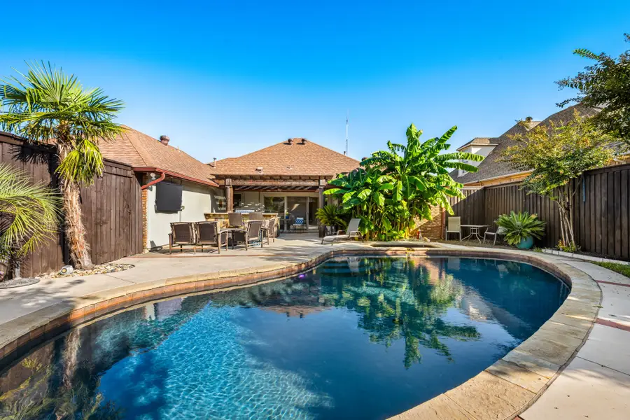 1203 Sycamore Drive, Carrollton, TX 75007 - Image #2