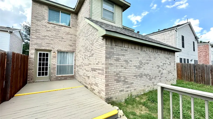 1402 Peregrine Street, Lewisville, TX 75077 - Image #2