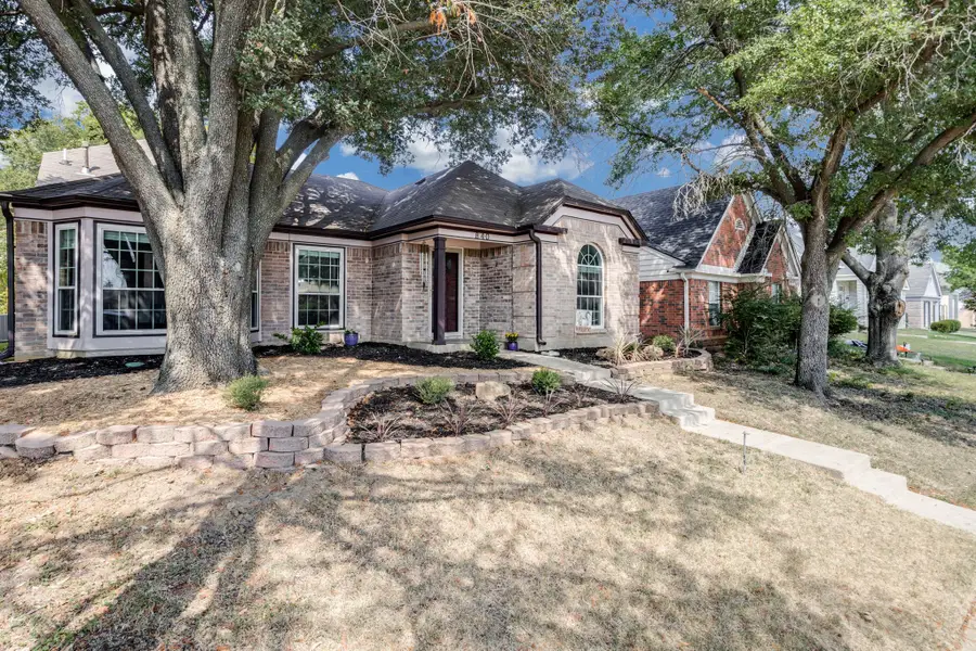 840 Chaparral Drive, Grand Prairie, TX 75052 - Image #3