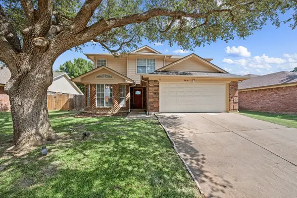 7636 Misty Ridge Drive N, Fort Worth, TX 76137