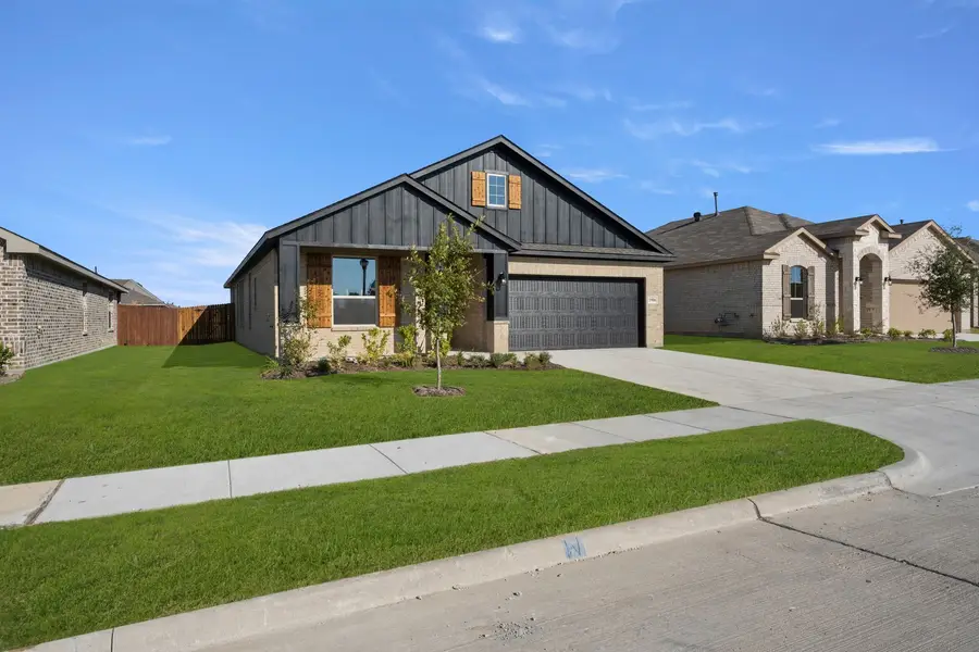 1906 Cheyenne Drive, Cleburne, TX 76033 - Image #2