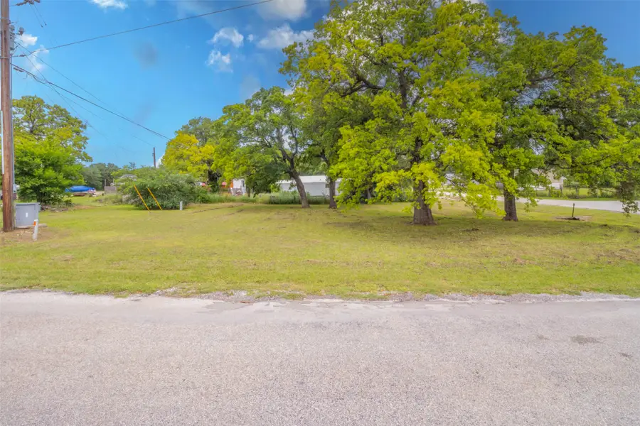 5632 Arrowhead Drive, Granbury, TX 76048 - Image #3