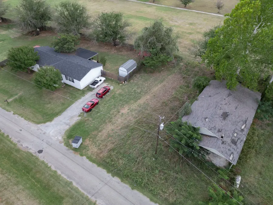 000 Blackfoot Trail, Weatherford, TX 76087 - Image #2