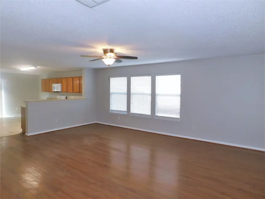 1404 Wenatchee Drive, Krum, TX 76249 - Image #3