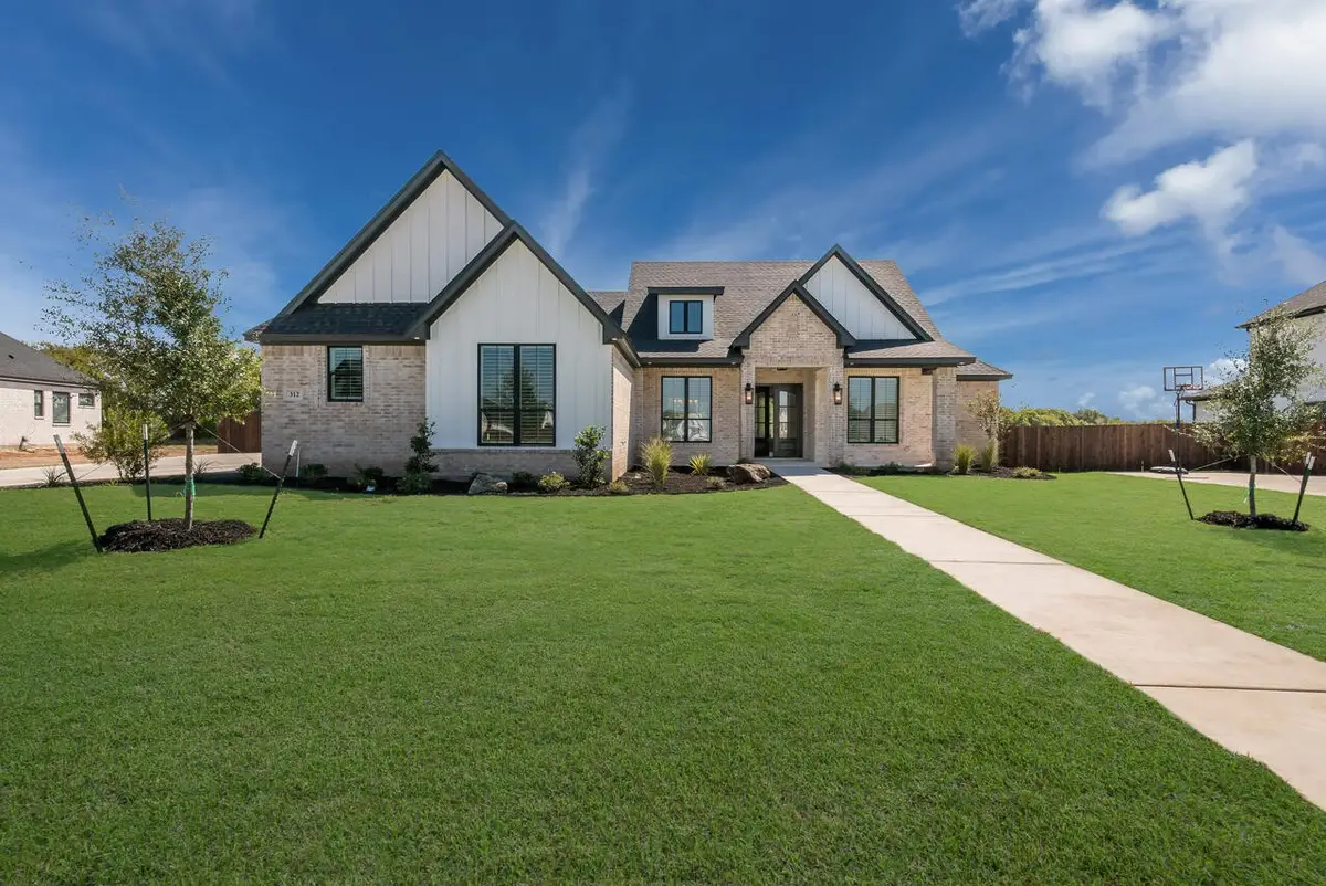 312 Champions Way, McGregor, TX 76657 - Image #1