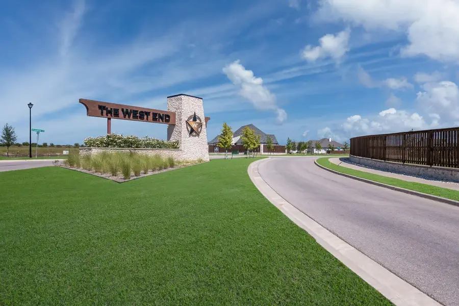 312 Champions Way, McGregor, TX 76657 - Image #2