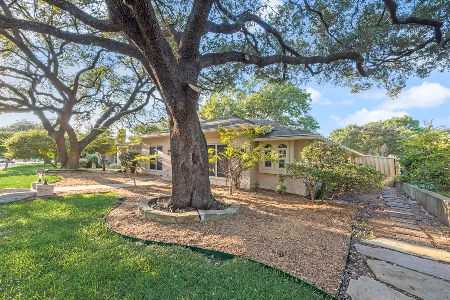 6535 Southpoint Drive, Dallas, TX 75248 - Image #2