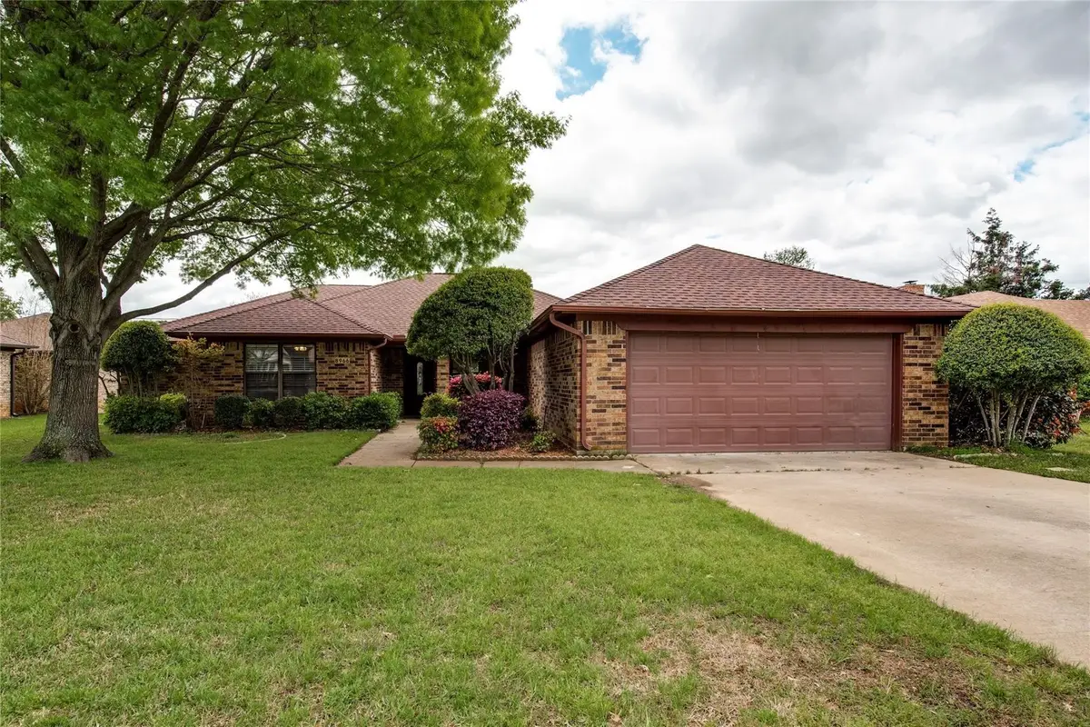 8966 Hialeah Circle S, North Richland Hills, TX 76182 - Image #1