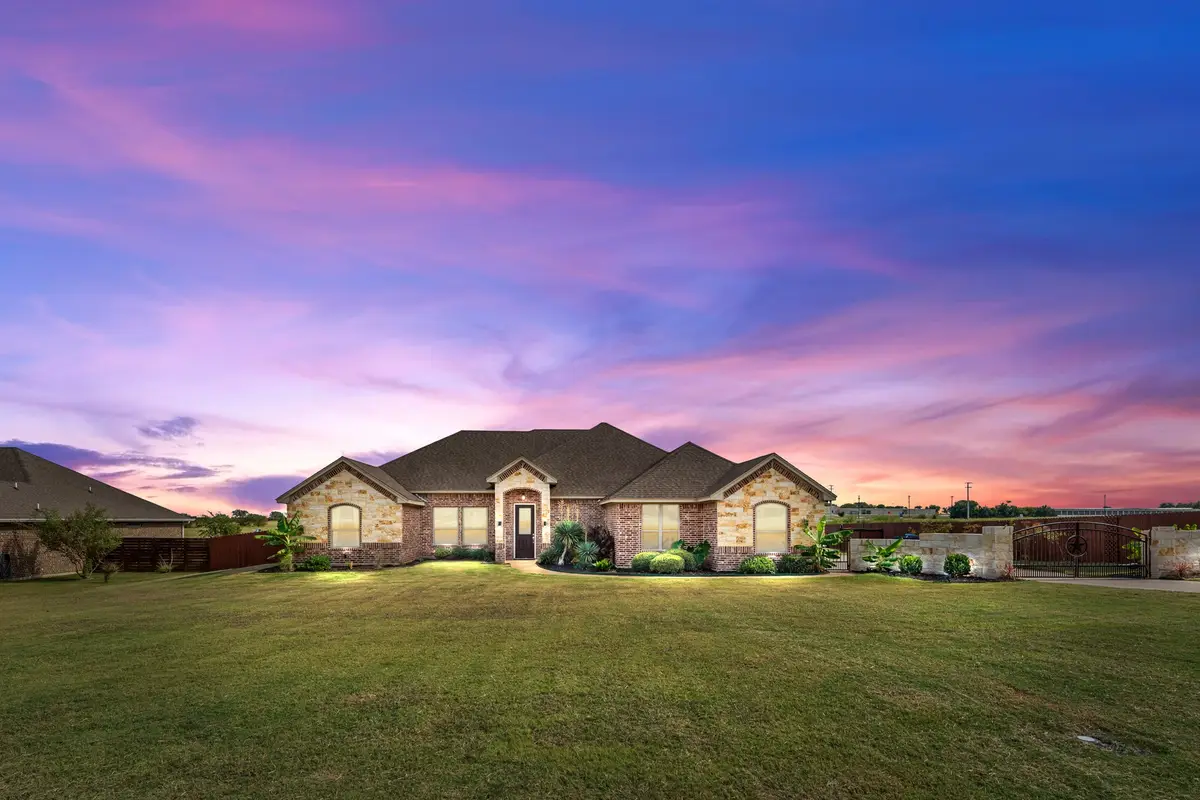 1174 W Warren Street, Hewitt, TX 76643 - Image #1