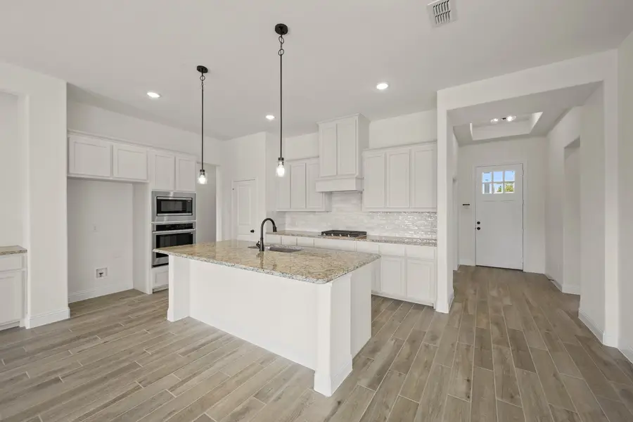 316 Bowrider Lane, Granbury, TX 76049 - Image #2