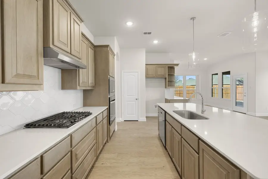 901 Meadow View Drive, Cleburne, TX 76033 - Image #2