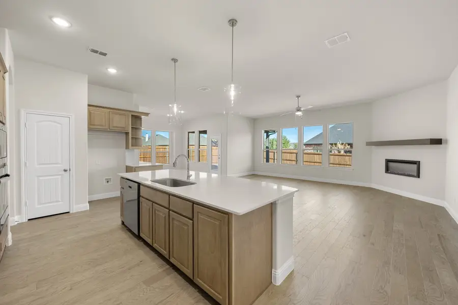 901 Meadow View Drive, Cleburne, TX 76033 - Image #3