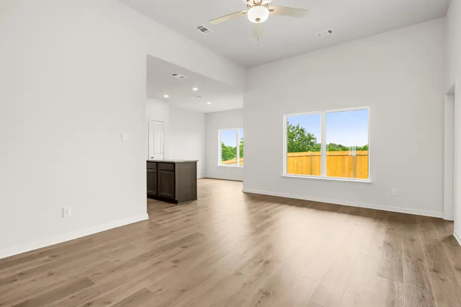 210 Julian Davis Drive, Venus, TX 76084 - Image #3