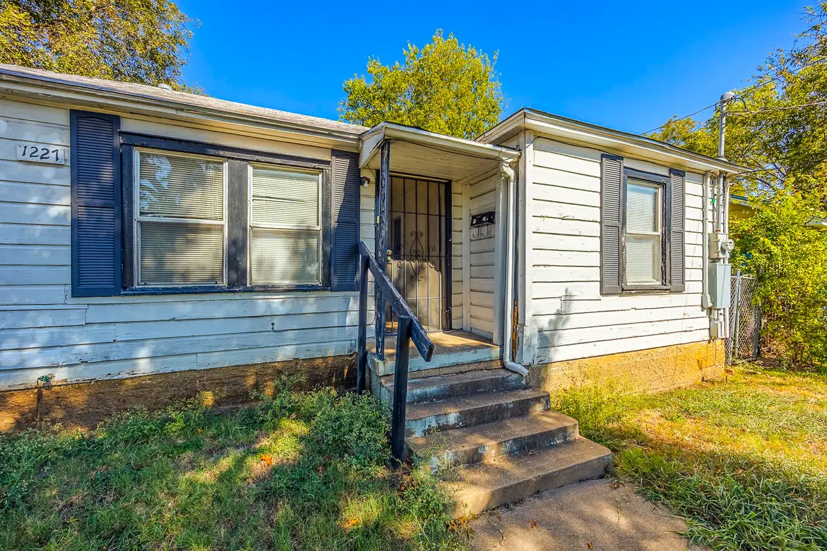 1227 E Overton Road, Dallas, TX 75216 - Image #1